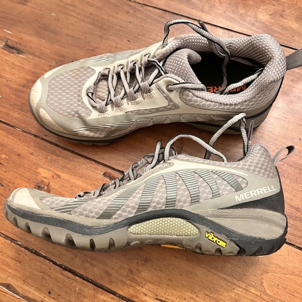 Merrell vibram Women’s 6 Gray J034440 trail running shoes